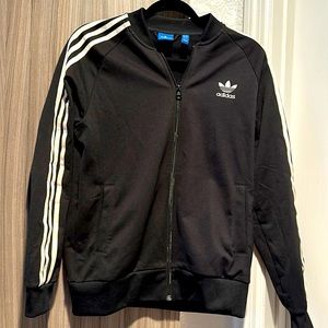Adidas jacket size L
